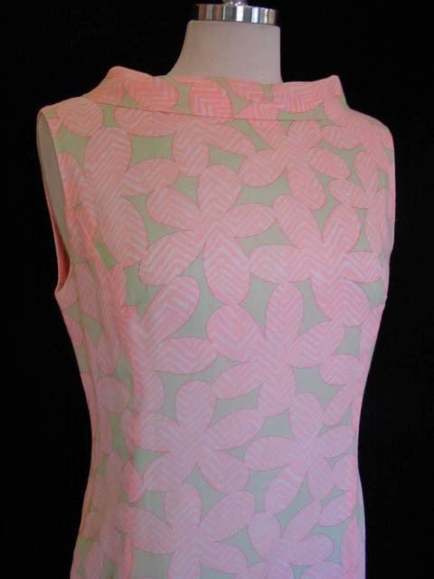 1960s Mod Pink Daisy Dress