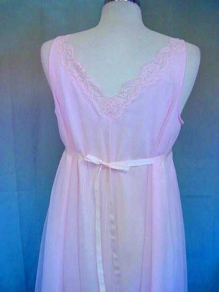 1950s Vanity Fair Pink Peignoir